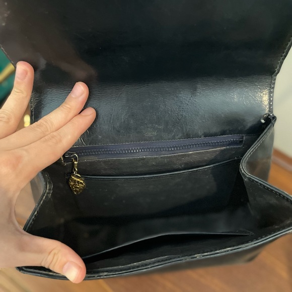 Vintage 1960s Gucci Shoulder Bag with Braided Brass Hardware - Picture 6 of 11